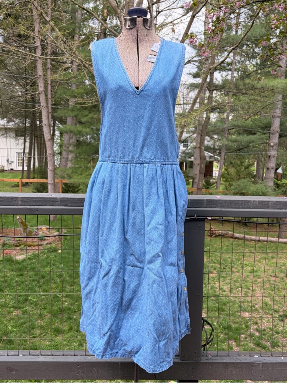 Vintage 80’s/90’s Miss Lizz Sleeveless V-Neck Blue Denim Midi Dress